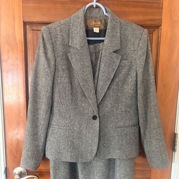 Vintage Saville Wool Jacket & Skirt~ - Picture 1 of 9